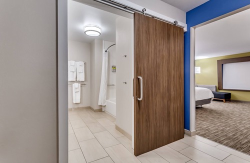 Hammond Hotel | Holiday Inn Express & Suites Hammond by IHG