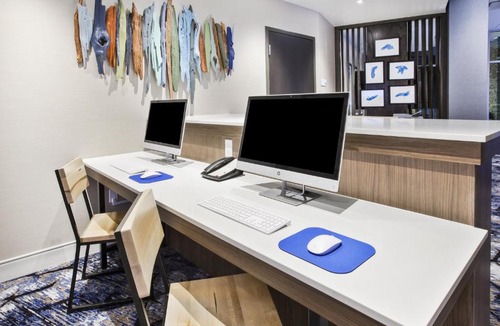 Okemos Hotel | Holiday Inn Express & Suites Okemos - University Area by IHG