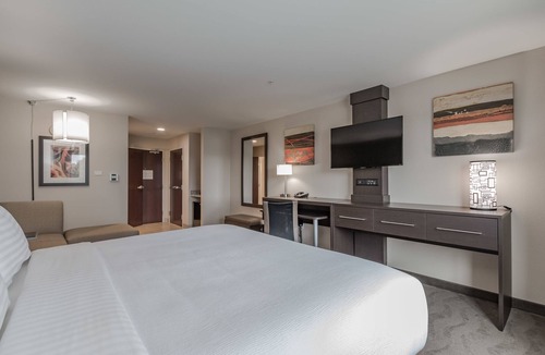 Mishawaka Hotel | Holiday Inn Mishawaka by IHG