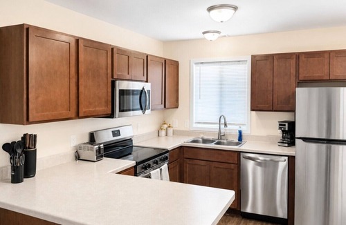 Holiday Hills Villa | Holiday Village Townhomes – 3883