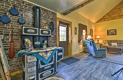 Nappanee House | 'Honey House Cabin' - A Quiet Countryside Retreat!