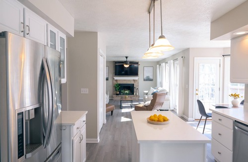 Granger House | *Hot Tub and Pool*2860ft²*King Bed*65" TV*1000Mbps