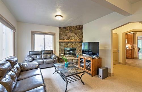 Union Pier House | Hot Tub, Deck & Backyard: Cozy Union Pier House!