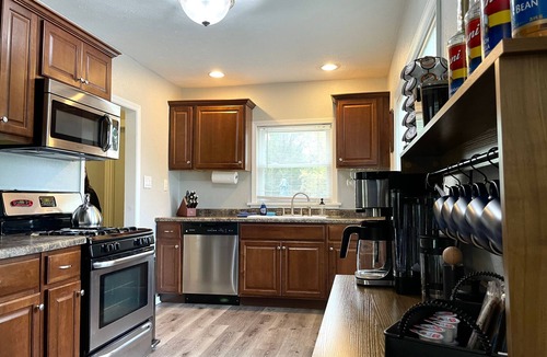 Saint Marys  Saint Joseph County House | Hot Tub Outdoor Living Game Room Coffee Bar