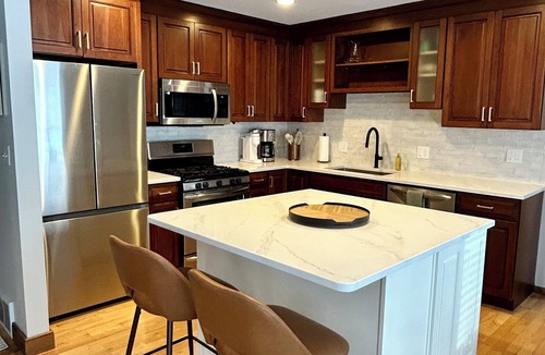 Cedar House | HOT TUB, Sleeping Bear Dunes, M-22, Leelanau Wine Trail, Lake Michigan, TC