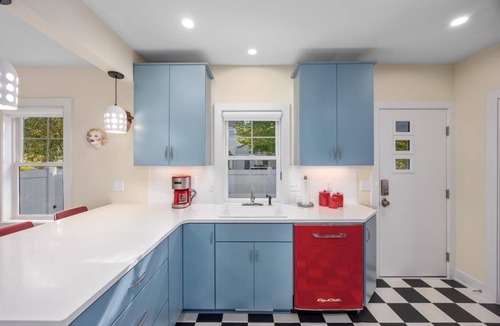 South Haven Villa | House Haven steps from North Beach walk to town!