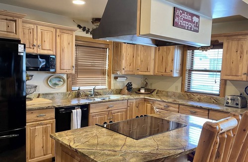 Brutus House | House on the Lake! Enjoy swimming, golfing, skiing, and more.
