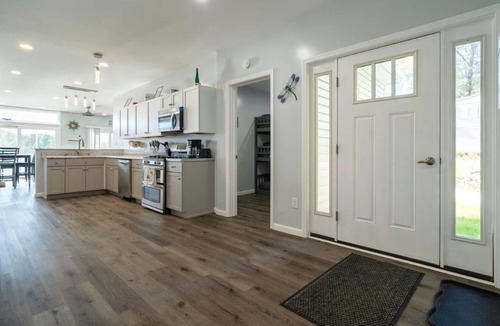 Delton House | Huge 4-bedroom house on chain of lakes.