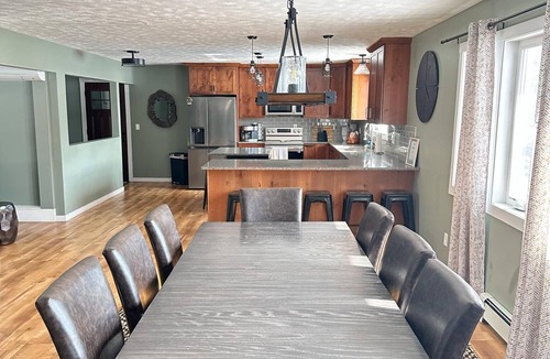 Christmas House | Huge House near Pictured Rocks, Trails, Hot Tub, walking distance to Casino/Bars