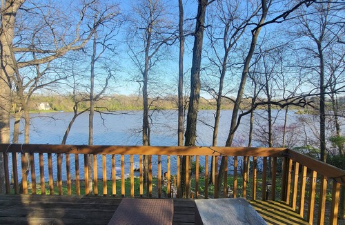 Danville House | Huge Lake House! Sleeps 12. 5BR/4BA. Hot Tub + Game Room!