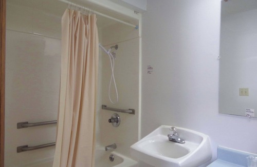 Warren Hotel | Huggy Bear Motel