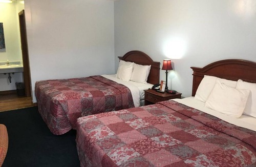 Warren Hotel | Huggy Bear Motel