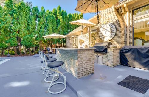 Anchorville House | Indoor & Outdoor Entertainment! Luxe Michigan Home
