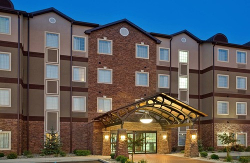 Elkhart Apartment | Indoor Pool + Free Wi-Fi, Free Breakfast | Only 20 Minutes from the University of Notre Dame