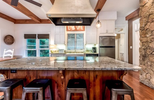 Fennville House | Inviting farmhouse for your family getaway, minutes from beaches. Pet friendly!