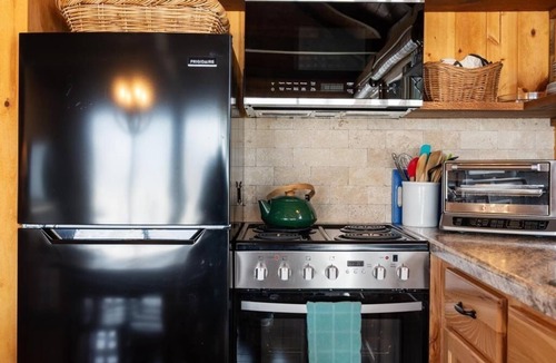 Harbor Springs Cottage | Ivan Cottage: Studio, 1 BA Cottage in Harbor Springs, Sleeps 2