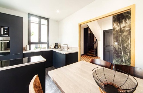 Mauleon House | Jolie m'Home*Le Puy du Fou*7 bedrooms, 5 bathrooms, 5 toilets, beds made