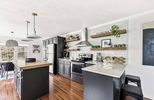 Douglas House | Juniper Presents: Stylish Home, Hot Tub, Grill, Fire Pit & Billiards