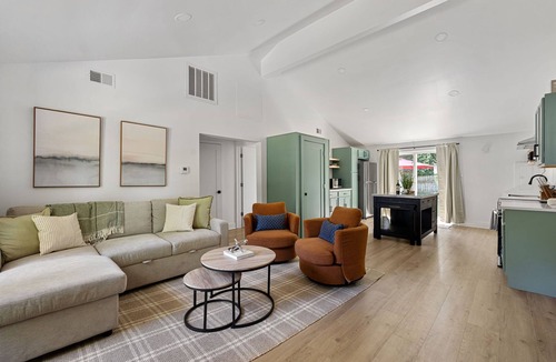 Lakeside House | Juniper Presents: The Bella & The Calista, Ideal for Groups Traveling Together!
