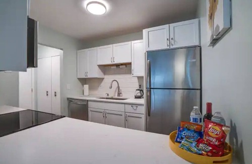Elk Grove Village Condo | Just remodeled apartment close to airport and mall