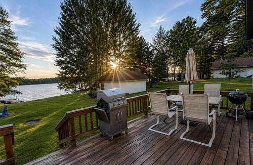 Phillips Cabin | Kick Back Kabin, Phillips Cozy Four-Season Cabin