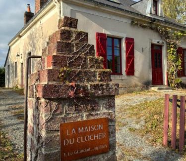 Jupilles House | La Maison du Clocher