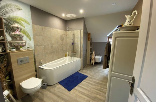 Sainte-Maure-de-Touraine Bed & Breakfast | La Patriaie Chez Jacky et Maryse large, cosy room, private bathroom