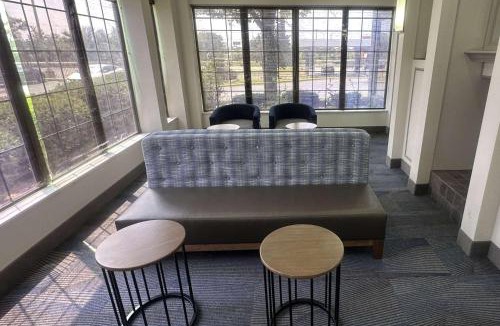 South Holland Hotel | La Quinta Inn & Suites by Wyndham South Holland