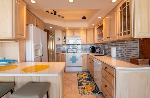 Charlevoix Condo | Lake Charlevoix/King/Queen/2 Bed/2 Bath Condo/Town/Beach/Pool
