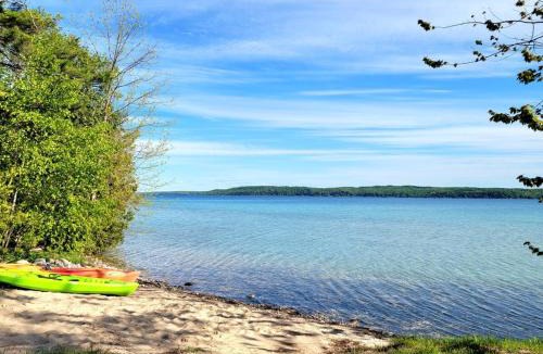 Lake Township House | Lake Escape - Private Lakefront With Kayaks!