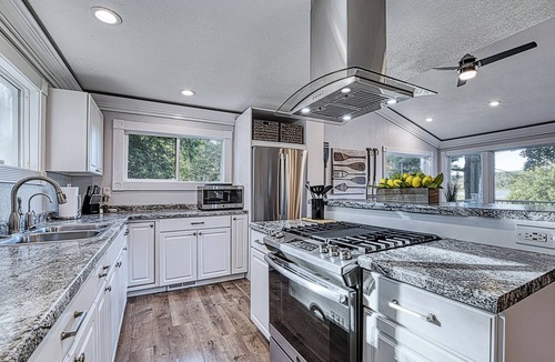 Iron Mountain House | Lake Escape w/Private Dock & Spa-like amenities