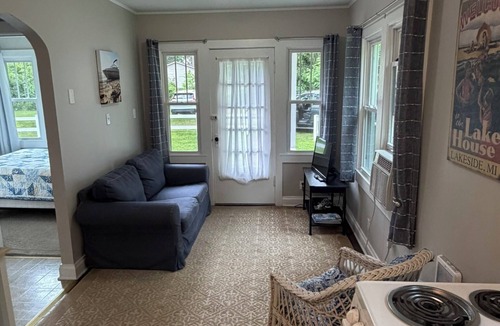 Lakeside Cottage | Lake Front Cottage in Michigan's Harbor Country "Sandy Shores 2"