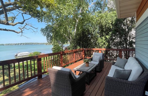 Browns Lake House | Lake House on Browns Lake. 20 mins to Lake Geneva and 20 mins to Alpine Valley