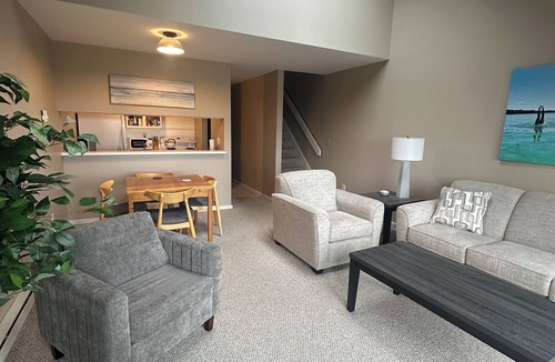 Glen Arbor Condo | Lake Michigan beachfront in glen arbor. 2-bed/2-bath. beach fire pit and Wi-Fi