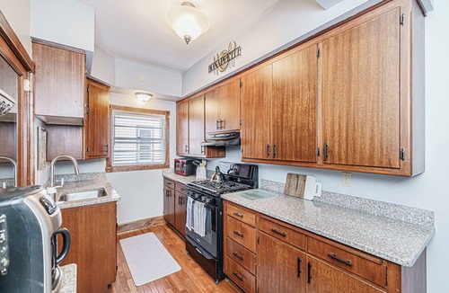 Racine House | Lake Michigan Home Away From Home Work Relax Stay Awhile