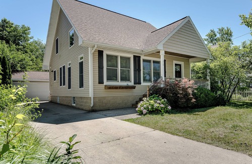 Spring Lake House | Lake Retreat | Comfortable Vacation Rental Near the Lake