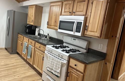 Brimley Cabin | Lake Superior Lakefront Cabin w/Updated 3BR, Kayaks, Views & Trail Access