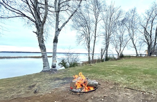 Brimley Cabin | Lake Superior Lakefront Cabin w/Updated 3BR, Kayaks, Views & Trail Access