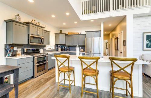 Syracuse House | Lake Wawasee Family Getaway in Syracuse!