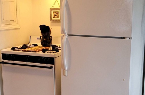 Geneva Apartment | Lakefront Apt 2nd floor near Wineries and Geneva on the Lake