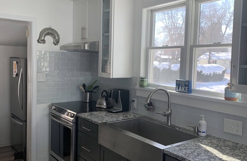 Delavan Lake House | Lakefront! Beautiful views in this cozy cottage on Delavan Lake’s south shore.