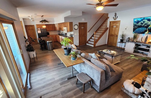 Ingleside Cottage | Lakefront Bliss: Your Ultimate Vacation Haven Surrounded by Nature