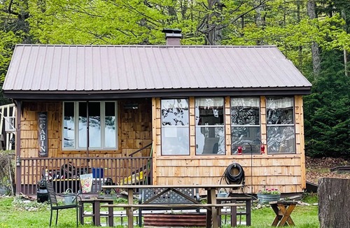 Wetmore Cabin | Lakefront Cabin, WIFI , near Pictured Rocks Munising Mi.