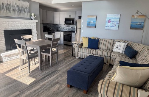 Conway Condo | Lakefront Condo on Crooked Lake, Family-Friendly, Boat Slip Available