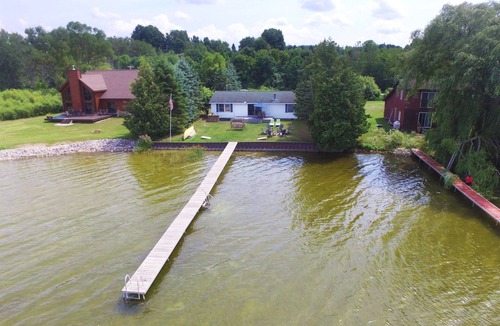 Arcadia Cottage | Lakefront cottage on Secluded Upper Herring Lake