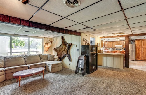 Brohman Cottage | Lakefront Home w/Deck: Central Michigan Escape!