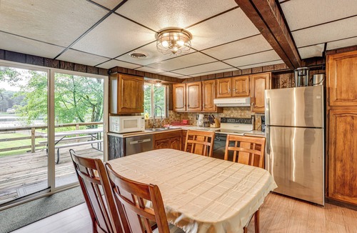 Brohman Cottage | Lakefront Home w/Deck: Central Michigan Escape!