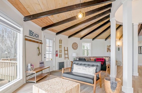 South Haven House | Lakefront lighthouse-style home with central AC, deck & firepit