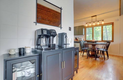 Sister Lakes House | Lakefront Sister Lakes Vacation Rental w/Dock!