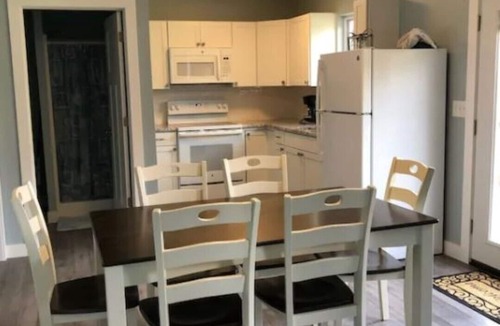 Ludington Cottage | Lakelure Cottages - Sunfish